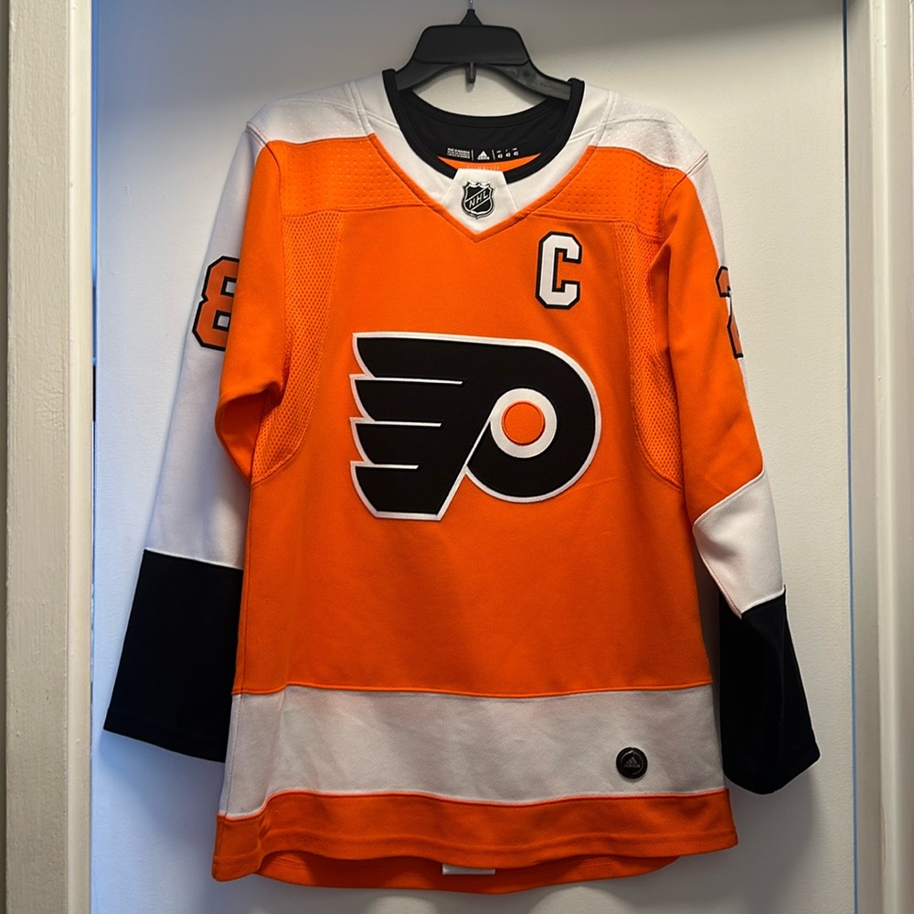 Philadelphia Flyers Giroux Captain Adidas Authentic Jersey - Size 42 small